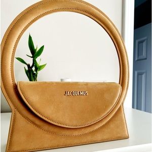 Jacquemus Le Sac Rond Suede Top Handle bag in camel